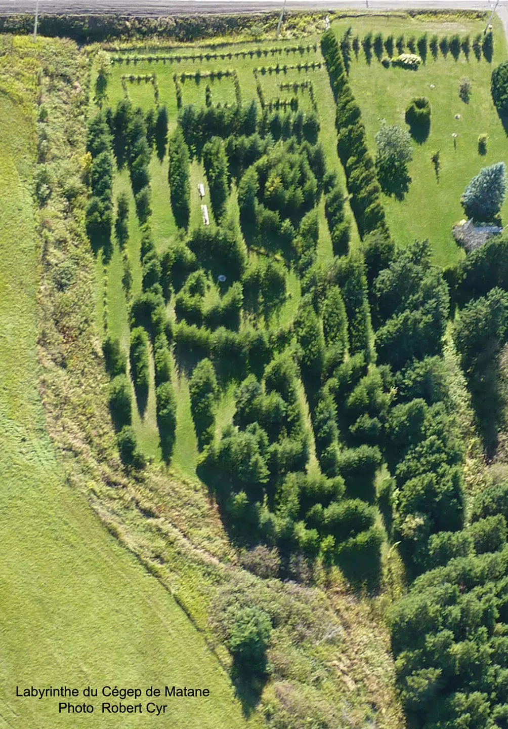 Vue aérienne du Labyrinthe dans le sentiers du cégep