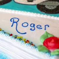 Gâteau de célébration du 50 ans de service de Roger Couture